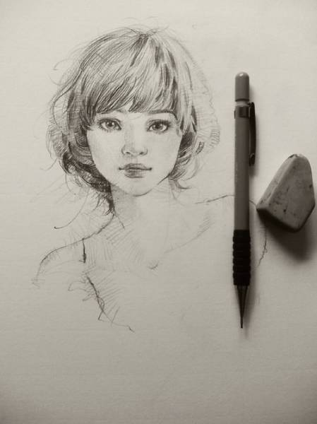 Милая девушка, нарисованная карандашом
