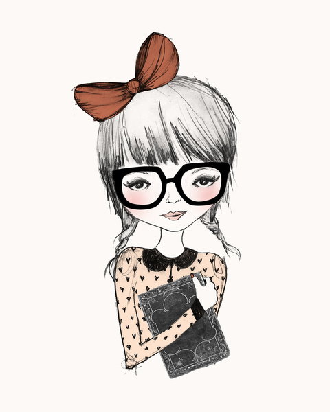 Девочка в очках с бантиком держит книгу