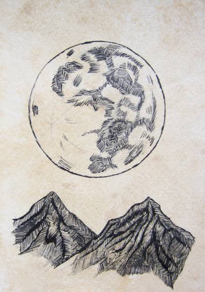 Круглая луна над горами